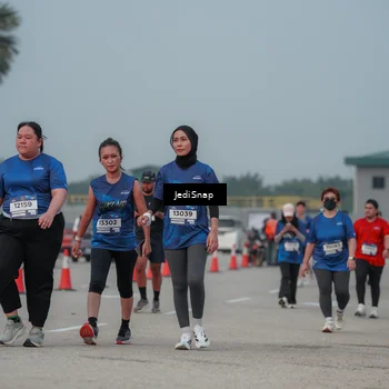 Runner Photo 7555116