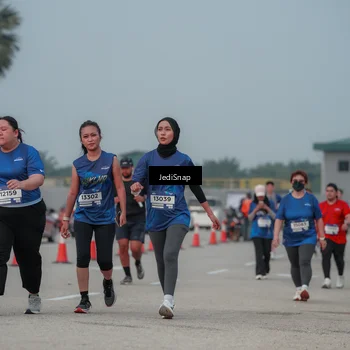 Runner Photo 7555117