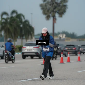 Runner Photo 7555164