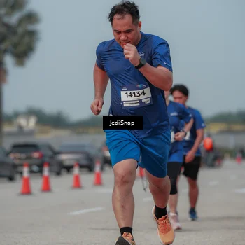 Runner Photo 7555242