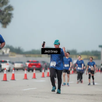 Runner Photo 7555359