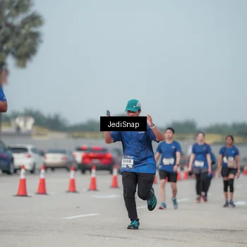 Runner Photo 7555363