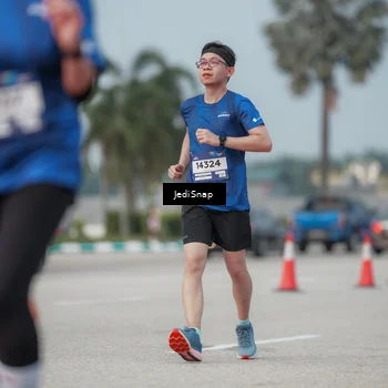 Runner Photo 7555390