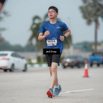 Runner Photo 7555393