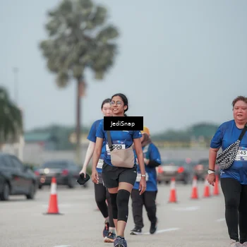 Runner Photo 7555405