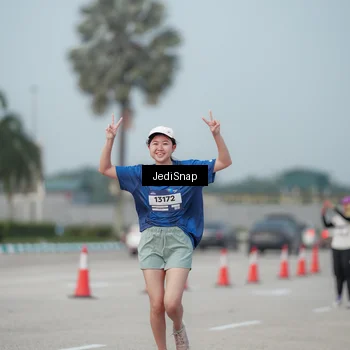 Runner Photo 7555438