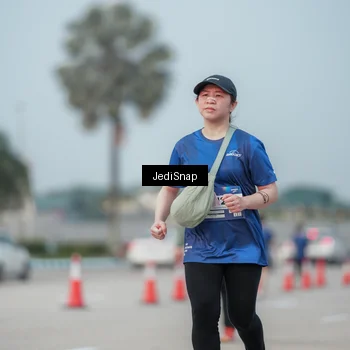 Runner Photo 7555511