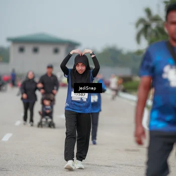 Runner Photo 7555540