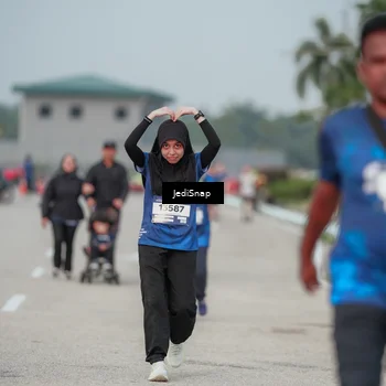 Runner Photo 7555562