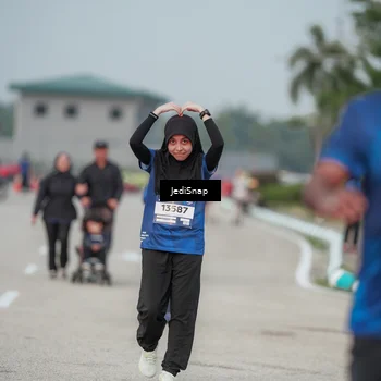 Runner Photo 7555565