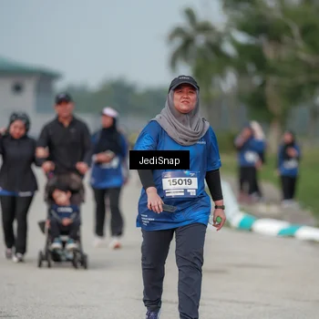 Runner Photo 7555578