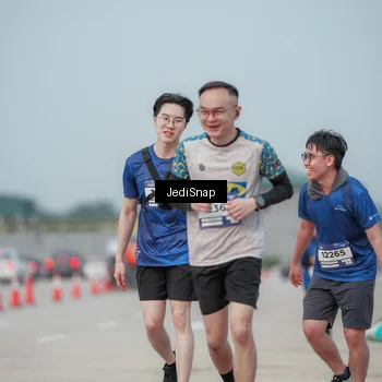 Runner Photo 7555653