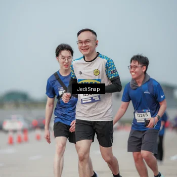 Runner Photo 7555656