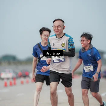 Runner Photo 7555658