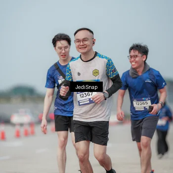Runner Photo 7555662