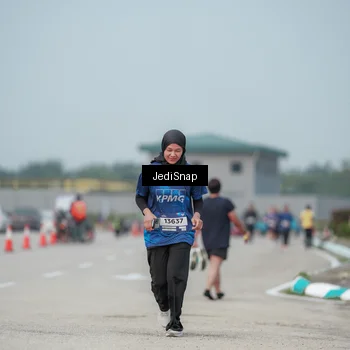 Runner Photo 7555664
