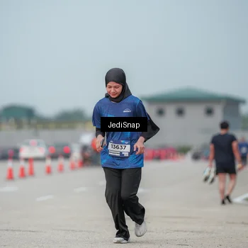 Runner Photo 7555672
