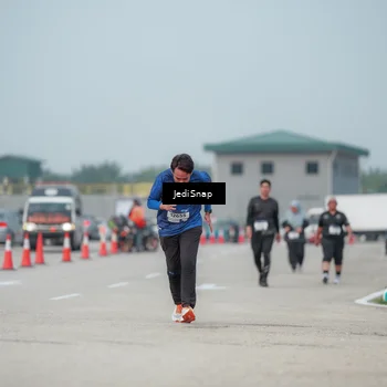 Runner Photo 7555699