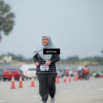 Runner Photo 7555750