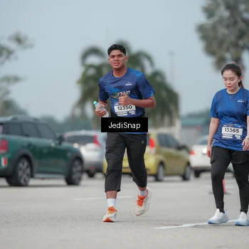 Runner Photo 7555871