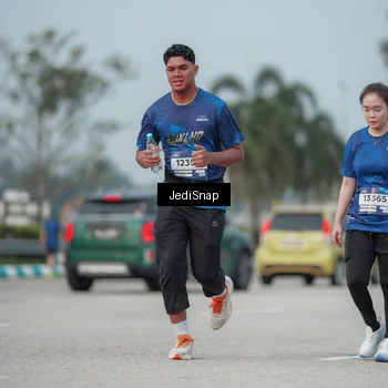 Runner Photo 7555874