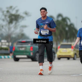 Runner Photo 7555875