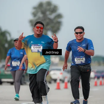 Runner Photo 7555905