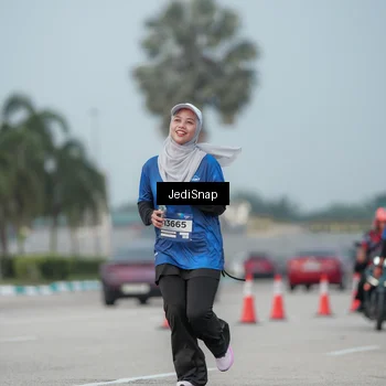 Runner Photo 7556000