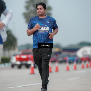 Runner Photo 7556040
