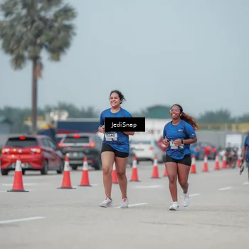 Runner Photo 7556063