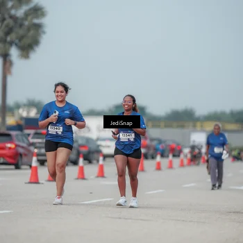 Runner Photo 7556065