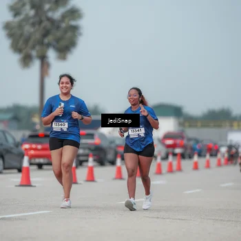 Runner Photo 7556070