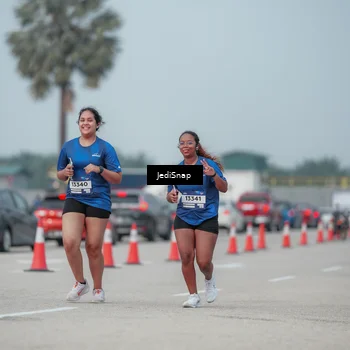 Runner Photo 7556071