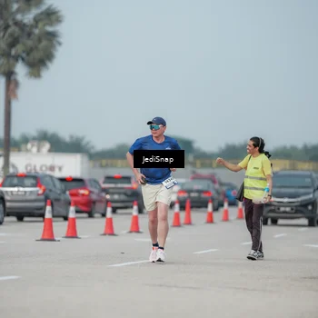 Runner Photo 7556088