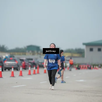 Runner Photo 7556108