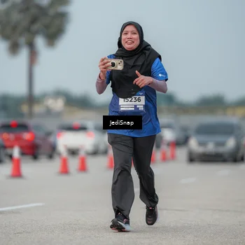 Runner Photo 7556157