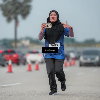 Runner Photo 7556159