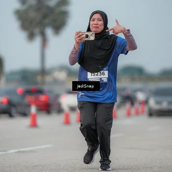 Runner Photo 7556163