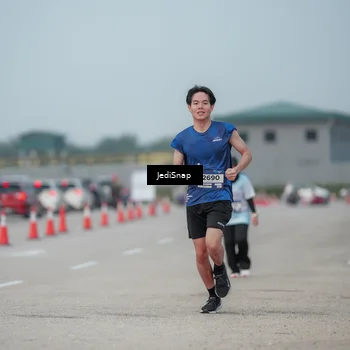 Runner Photo 7556187
