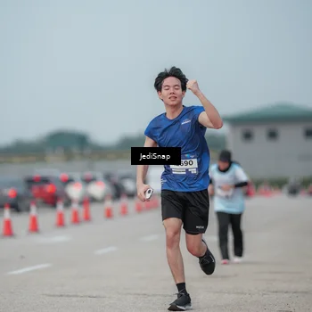 Runner Photo 7556193