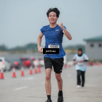 Runner Photo 7556203