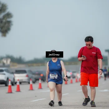 Runner Photo 7556250