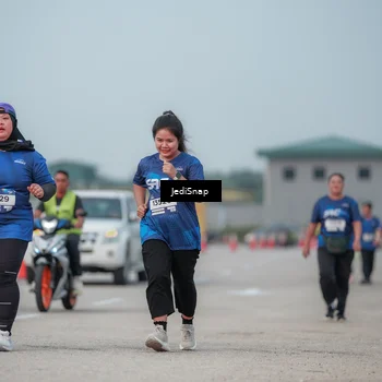 Runner Photo 7556307