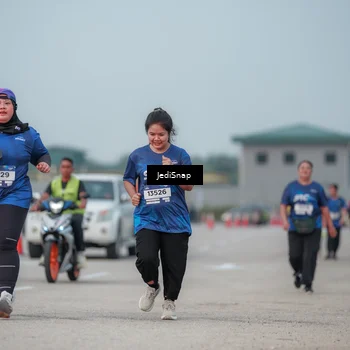 Runner Photo 7556308