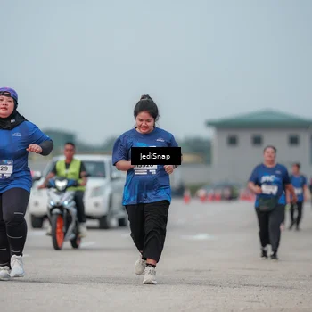 Runner Photo 7556310
