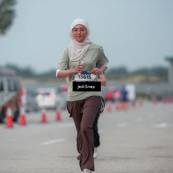 Runner Photo 7556406