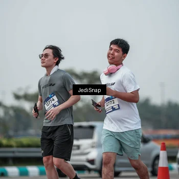 Runner Photo 7556625