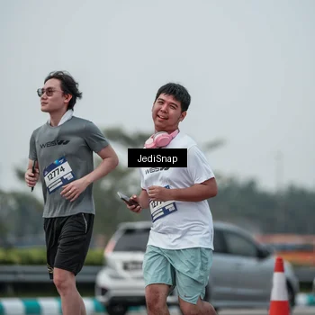 Runner Photo 7556627
