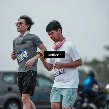 Runner Photo 7556638