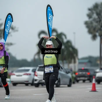 Runner Photo 7556639